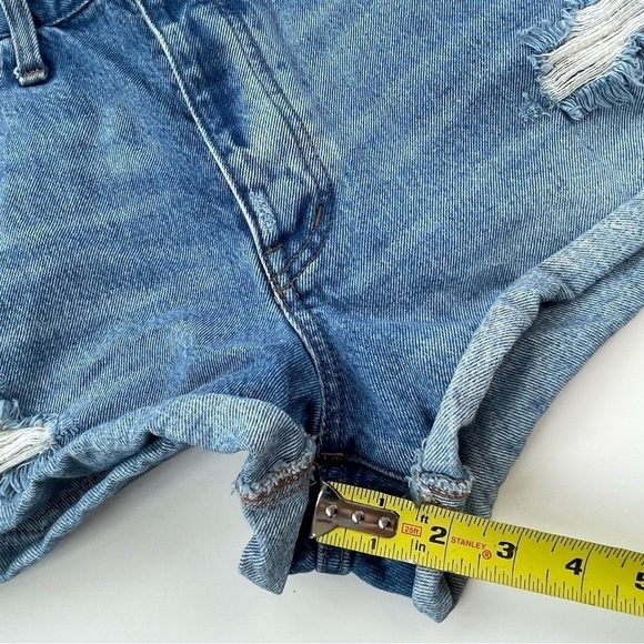 Madewell Women's Relaxed Denim Shorts in Homecrest Wash: Ripped Edition Size 30 - Picture 11 of 11